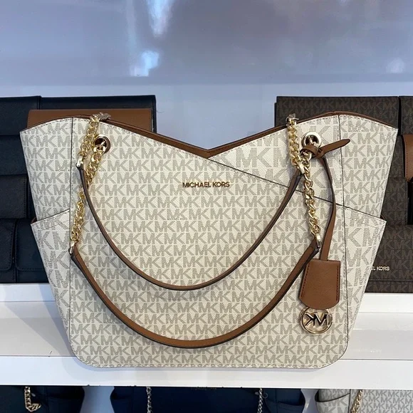 Michael Kors Jet Set Travel Large Chained Tote Shoulder Bag MK Vanilla 

NWT - Picture 12 of 16